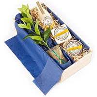 Budding Vanilla Bee Gift Box