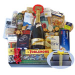 Thrilling Fondness Gourmet Gift Hamper