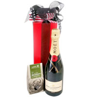 Awe-Inspiring Best Collection of Champagne N Chocolate Gift Hamper