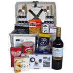 Captivating Gift Hamper of Assorted Goodies