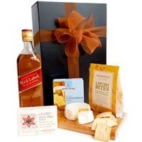 Enchanting Generous Smart Whisky and Cheese Gift Hamper