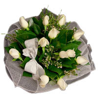Lovely Combination of Long-Stemmed White Roses