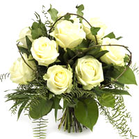 What more can be said, white roses can already say it all!...