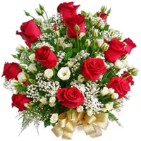 Visually Inspired Regular Bouquet of Red Roses