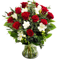 Sophisticated Medium Bouquet of Red Roses