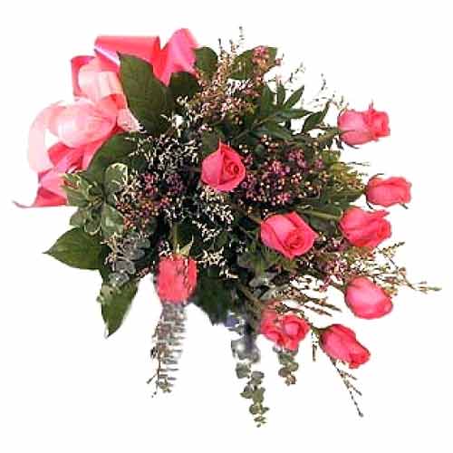 1 dozen pink roses in bouquet