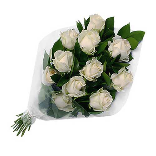 1 dozen white roses in a bouque