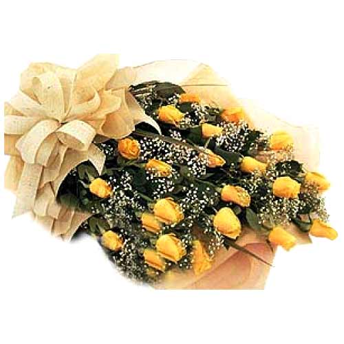 2 dozen yellow roses in a bouquet......  to Candon