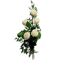 This simple bouquet of 5 roses also gentle and person of your choice that's beca...