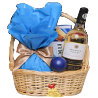 Amazing Holiday Delight White Wine N Goodies Basket