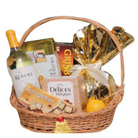 Generous Deck the Halls Gift Hamper