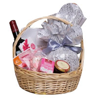 Gift your beloved this Enchanting Hamper for Your ...