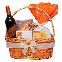 Enchanting Heart Winning Gift Basket