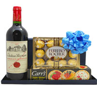 Highly Rated Wine Essentials Gift Set