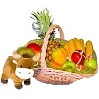 This Basket includes pineapple<br>- red apples 1 k......  to Chelyabinsk