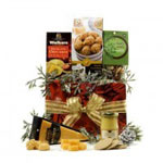 A classic choice, this gift box contains a delight...