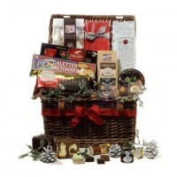 For those with a finer taste, this deluxe hamper p...