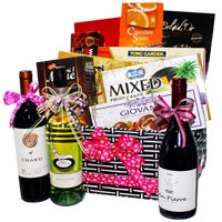 Wrapped up with your love, this Exciting Hamper of...