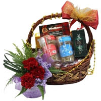 This Gift Baskets Contains of <br>-Bottle of Bird'...