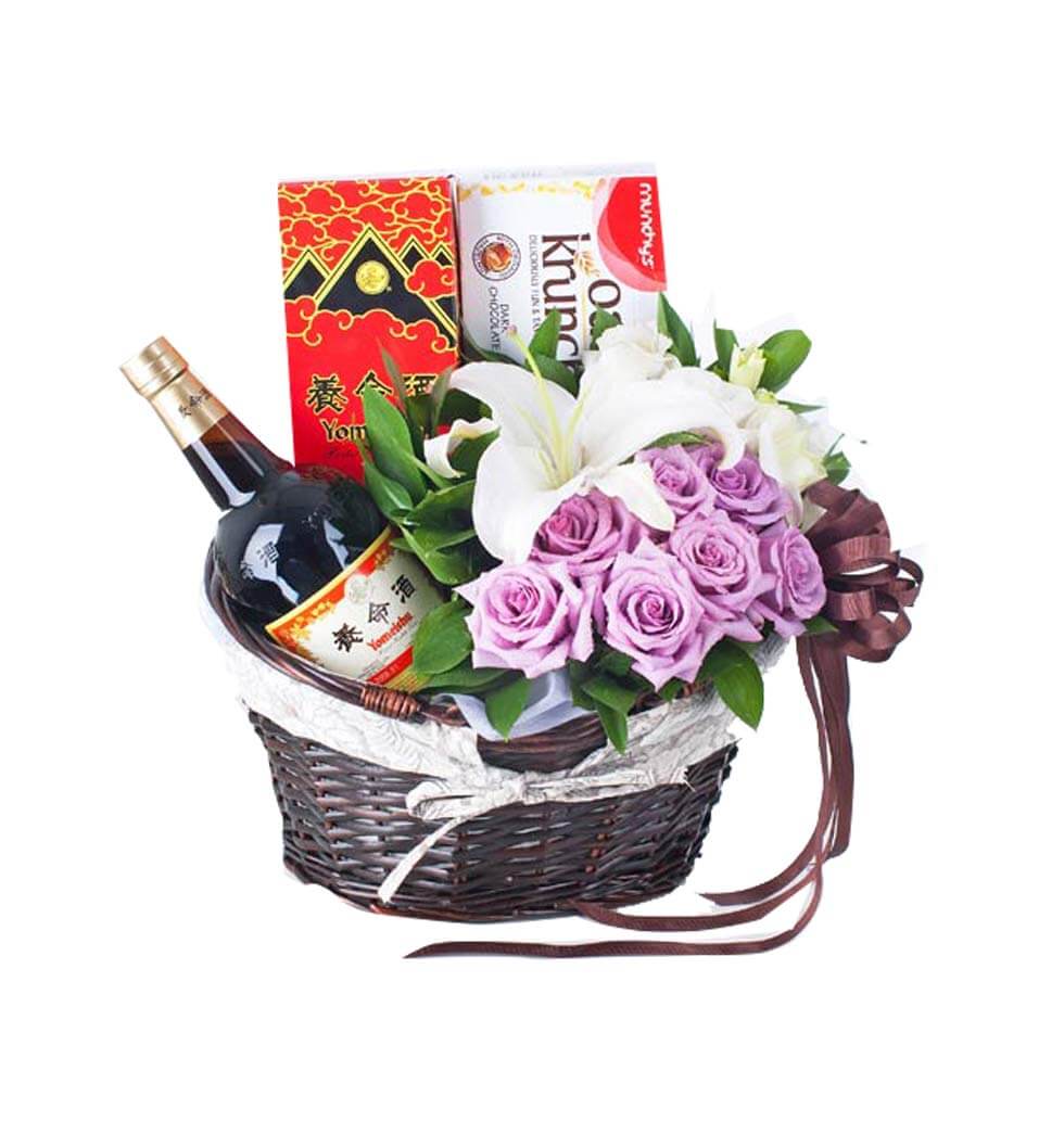 Hamper With Buiscut And More