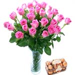 30 Fresh Pink Roses N Delicious Ferrero Gift