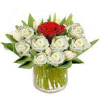 Graceful White Floral Bloom Bouquet