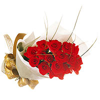 This beautiful bouquet of romantic blooms is simpl......  to Busan