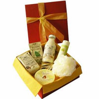 A luxurious bath and body pamper product selection......  to Vereenigning_Southafrica.asp