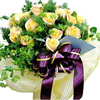 Yellow Roses with greens  ......  to jeongeop_Southkorea.asp