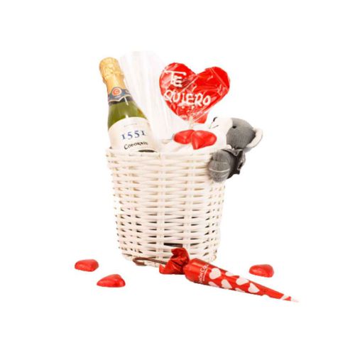 We propose a basket of love to Spain. It includes ...