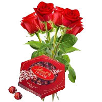 Red roses with Lindor Gift