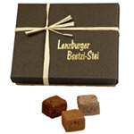 Bsetzistei chocolates 12er box  (http://www.vicolo.ch/bin/srves.exe/info?partno=102028&zzz=Bsetzistei+Pralinen+12er+Schachtel+(braun)&UID=52094)