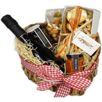 Charming Gift Basket of Gourmet Feast