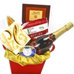 Fabulous Chocolates with Extraordinary X-Mas Goodies Hamper