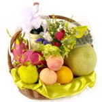 Hypnotic Fruit Hamper with Bouquet and Wine