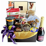 Artistic Gift Hamper of Wine and Food