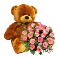 Impressive Teddy Bear and Roses for Sweet Sensation