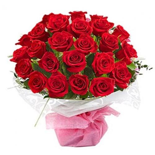 Luxurious Red Roses Bouquet with Bond of Love