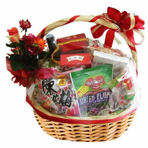 This gift of Dreamy Go Lucky Gift Basket will mesm...