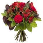 This romantic scented bouquet of lily & red rose w...