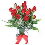 Delightful Christmas Happiness 15 Red Roses