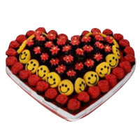 Outstanding Arrangement of Heart Shaped Mini Cakes and Cookies