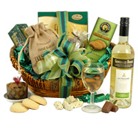 Be happy by sending this Entertaining Gift Hamper ...