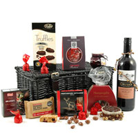 Enchanting Gourmet Snack N Wine Gift Hamper