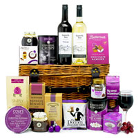 Breathtaking Personalized Holiday Gift Hamper