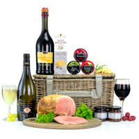 Enigmatic Brilliant Bite Gourmet Hamper with Red Wine