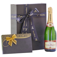 Complementary Gift Hamper of Chocolates N One Bottle Champagne <br><br>