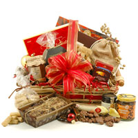 Extraordinary Gift Basket for Grand Seasonal Cheer