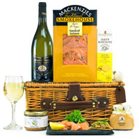 Remarkable Full Enjoyment Gift Hamper