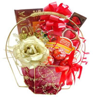 Fabulous Sweet Splendor Chocolate Gift Basket